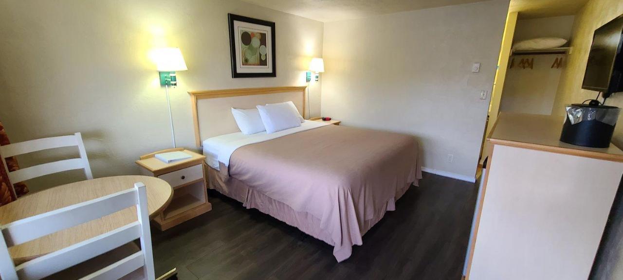 Economy Inn Reedsport Exteriör bild