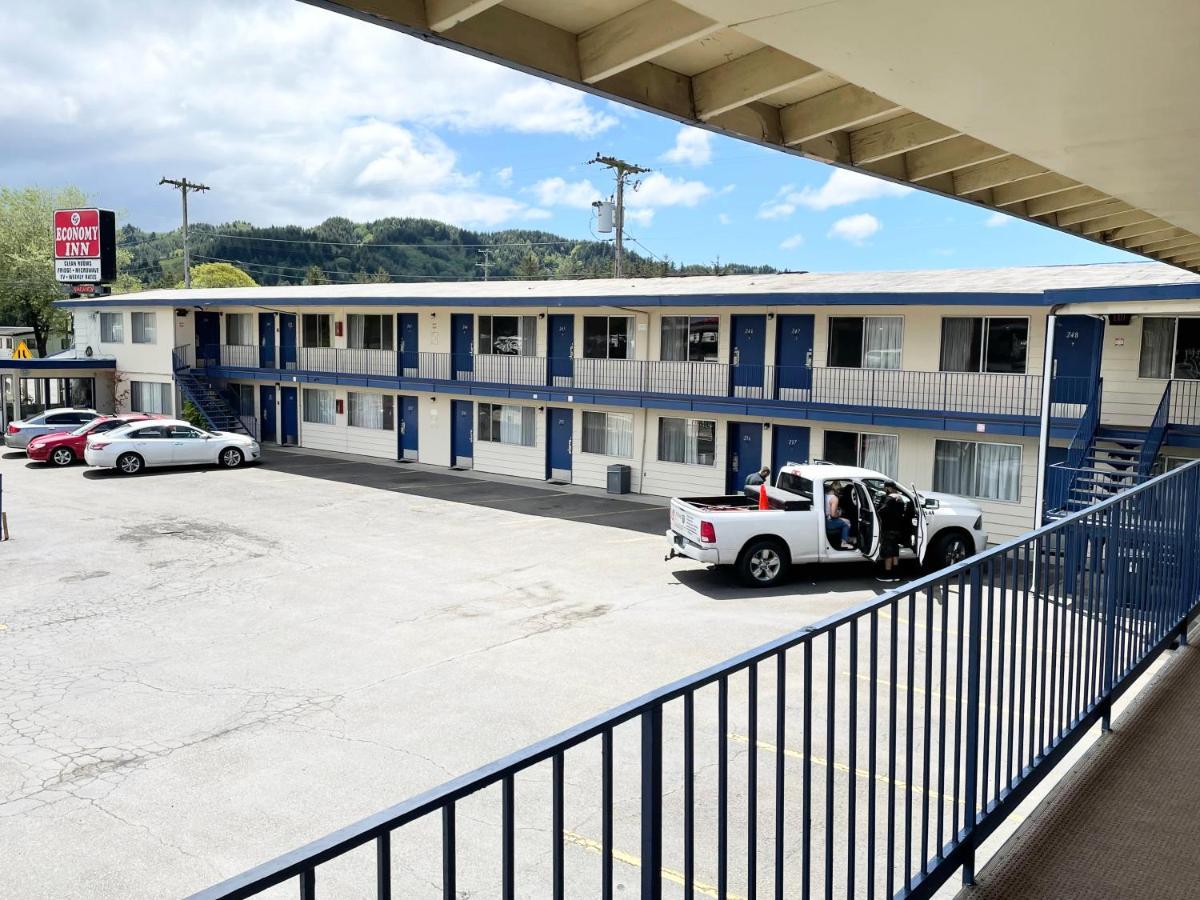 Economy Inn Reedsport Exteriör bild